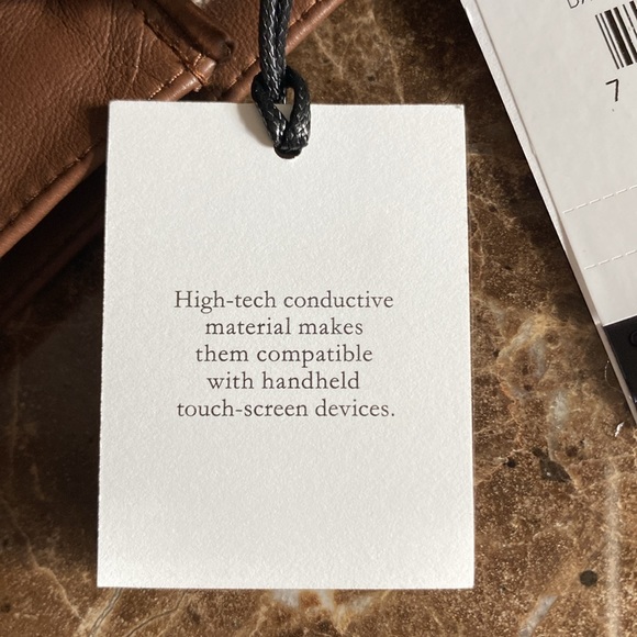 Men’s COACH Dark Saddle, Large, Signature Quilted Tech Leather Gloves, NWT - Picture 4 of 8